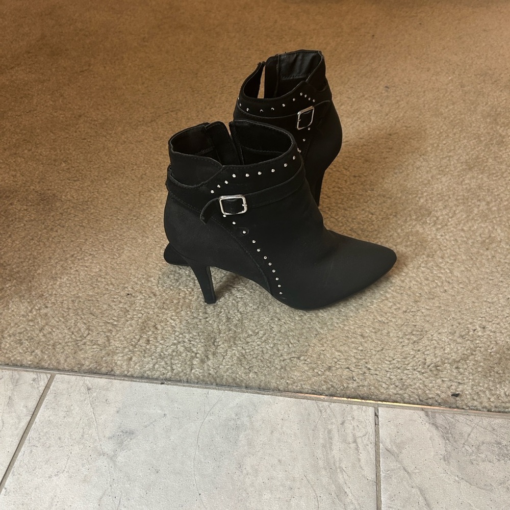Elegant Black Ankle Boots